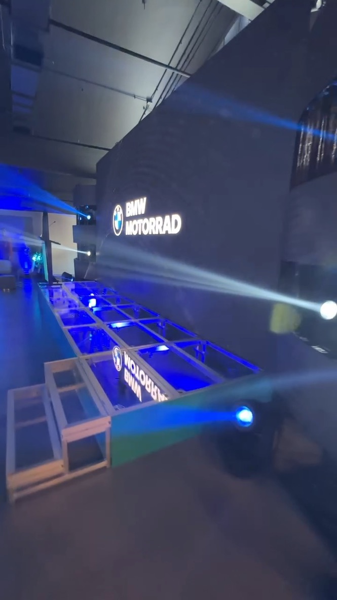 Pasarela — BMW Motorrad